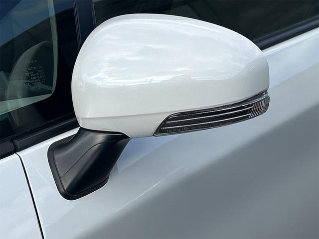 プリウス Ｓマイコーデ　ドライブレコーダー　ＥＴＣ　バックカメラ　ナビ　ＴＶ　アルミホイール　オートライト　ＨＩＤ　ＣＶＴ　スマートキー　電動格納ミラー　盗難防止システム　ＣＤ　Ｂｌｕｅｔｏｏｔｈ　衝突安全ボディ　ＡＢＳ（37枚目）
