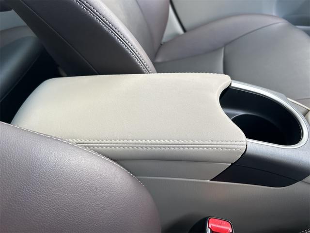 プリウス Ｓマイコーデ　ドライブレコーダー　ＥＴＣ　バックカメラ　ナビ　ＴＶ　アルミホイール　オートライト　ＨＩＤ　ＣＶＴ　スマートキー　電動格納ミラー　盗難防止システム　ＣＤ　Ｂｌｕｅｔｏｏｔｈ　衝突安全ボディ　ＡＢＳ（43枚目）