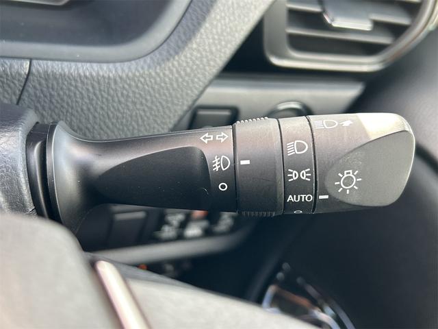 ヴォクシー ＺＳ　煌ＩＩ　ＥＴＣ　バックカメラ　ナビ　ＴＶ　オートクルーズコントロール　レーンアシスト　衝突被害軽減システム　両側電動スライドドア　オートマチックハイビーム　オートライト　ＬＥＤヘッドランプ（45枚目）