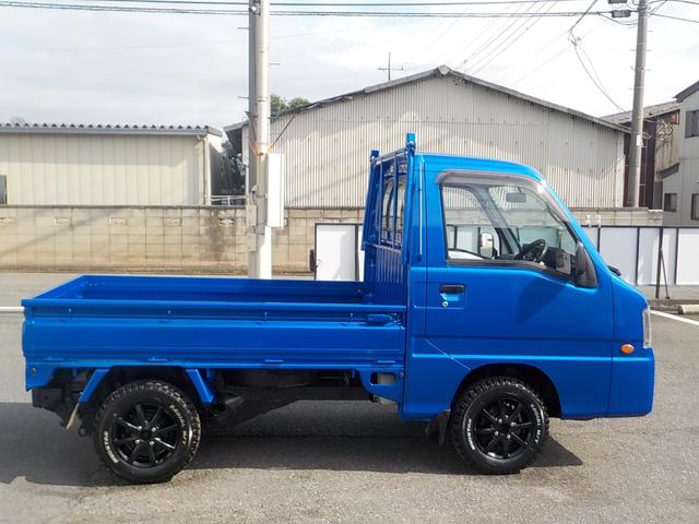 サンバートラック 　ＷＲブルーリミテッド特別仕様カラーオールペイント済み　４ＷＤ　オートマ　エアコン　パワステ　１２インチアルミホイール　新品マッドタイヤ　スバル製サンバー最終型（3枚目）