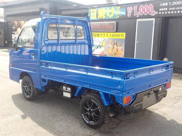 サンバートラック 　ＷＲブルーリミテッド特別仕様カラーオールペイント済み　４ＷＤ　オートマ　エアコン　パワステ　１２インチアルミホイール　新品マッドタイヤ　スバル製サンバー最終型（5枚目）