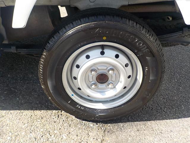 ミニキャブトラック Ｇ　２ＷＤ　５ＭＴ　エアコン　パワステ　パワーウィンドウ　エアバック　キーレス　集中ドアロック　フォグランプ　メッキパーツ　バックモニター　ゲートプロテクター　テールゲートチェーン（17枚目）