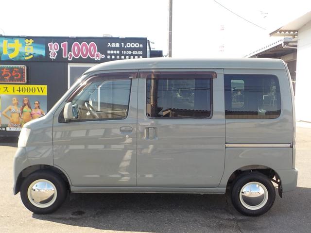 ハイゼットカーゴ デラックスリミテッド　２ＷＤ　５ＭＴ　フル装備　新品１２インチベンプラホイールキャップ　アーバンカーキオールペイント済み（4枚目）