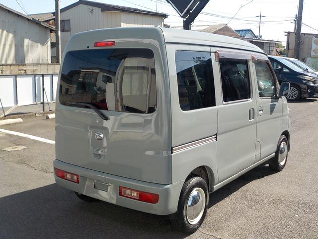 ハイゼットカーゴ デラックスリミテッド　２ＷＤ　５ＭＴ　フル装備　新品１２インチベンプラホイールキャップ　アーバンカーキオールペイント済み（5枚目）