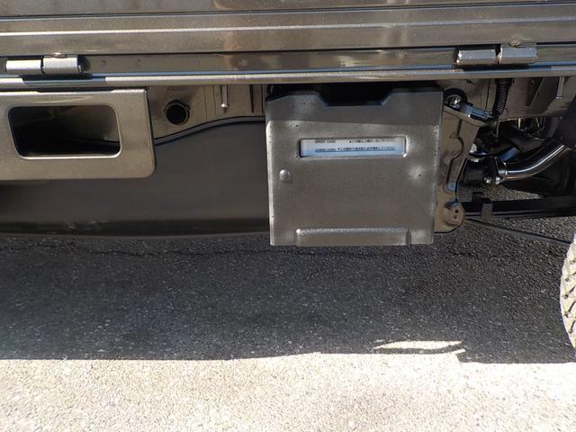 キャリイトラック KC 4WD エアコン パワステ 2インチリフトアップ 14インチアルミホイール・新品マッドタイヤ 社外マフラー LEDテール・バックランプ 革調シートカバー コンビステアリング アイライン(9枚目)