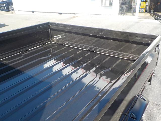 キャリイトラック KC 4WD エアコン パワステ 2インチリフトアップ 14インチアルミホイール・新品マッドタイヤ 社外マフラー LEDテール・バックランプ 革調シートカバー コンビステアリング アイライン(23枚目)