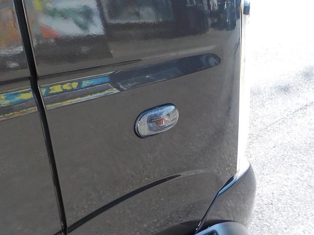 キャリイトラック KC 4WD エアコン パワステ 2インチリフトアップ 14インチアルミホイール・新品マッドタイヤ 社外マフラー LEDテール・バックランプ 革調シートカバー コンビステアリング アイライン(27枚目)