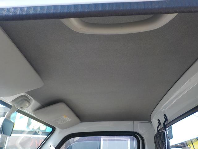 キャリイトラック KC 4WD エアコン パワステ 2インチリフトアップ 14インチアルミホイール・新品マッドタイヤ 社外マフラー LEDテール・バックランプ 革調シートカバー コンビステアリング アイライン(44枚目)