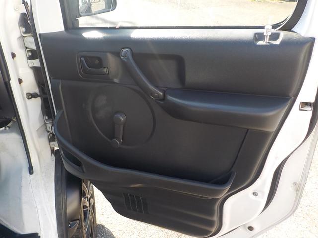 キャリイトラック KC 4WD エアコン パワステ 2インチリフトアップ 14インチアルミホイール・新品マッドタイヤ 社外マフラー LEDテール・バックランプ 革調シートカバー コンビステアリング アイライン(47枚目)