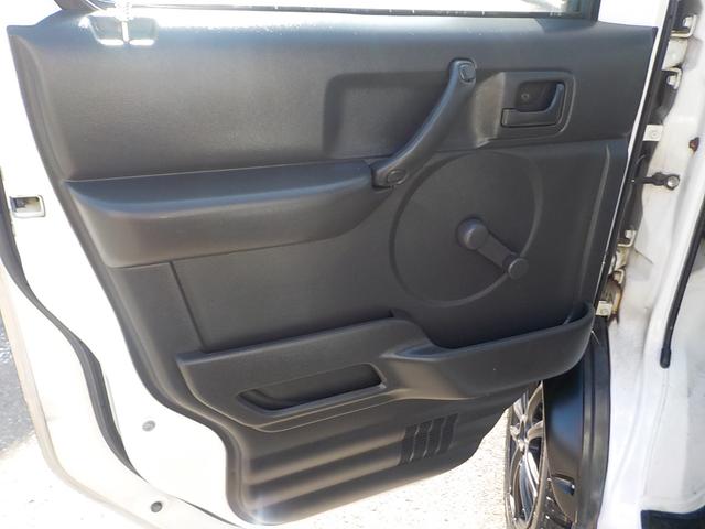 キャリイトラック KC 4WD エアコン パワステ 2インチリフトアップ 14インチアルミホイール・新品マッドタイヤ 社外マフラー LEDテール・バックランプ 革調シートカバー コンビステアリング アイライン(55枚目)