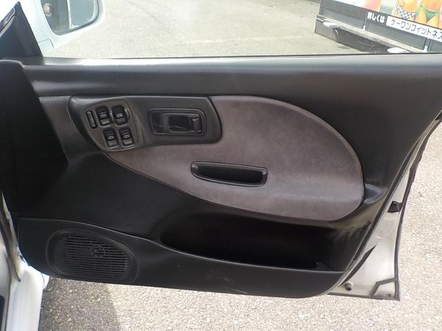 インプレッサ ＷＲＸ　ＳＴｉバージョンＩＩＩ　４ＷＤ　５ＭＴ　車高調　ロールバー　２６０キロスピードメーター　マフラー　ブーストコントローラー　ターボタイマー　追加メーター　１８インチヴォルクレーシングＳＥ３７　５１Ｅホワイトオールペイント済み（26枚目）