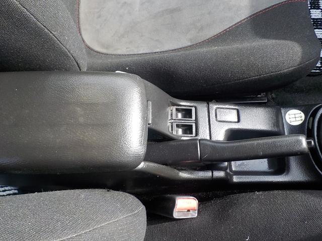 インプレッサ ＷＲＸ　ＳＴｉバージョンＩＩＩ　４ＷＤ　５ＭＴ　車高調　ロールバー　２６０キロスピードメーター　マフラー　ブーストコントローラー　ターボタイマー　追加メーター　１８インチヴォルクレーシングＳＥ３７　５１Ｅホワイトオールペイント済み（44枚目）