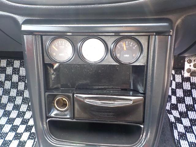 インプレッサ ＷＲＸ　ＳＴｉバージョンＩＩＩ　４ＷＤ　５ＭＴ　車高調　ロールバー　２６０キロスピードメーター　マフラー　ブーストコントローラー　ターボタイマー　追加メーター　１８インチヴォルクレーシングＳＥ３７　５１Ｅホワイトオールペイント済み（46枚目）