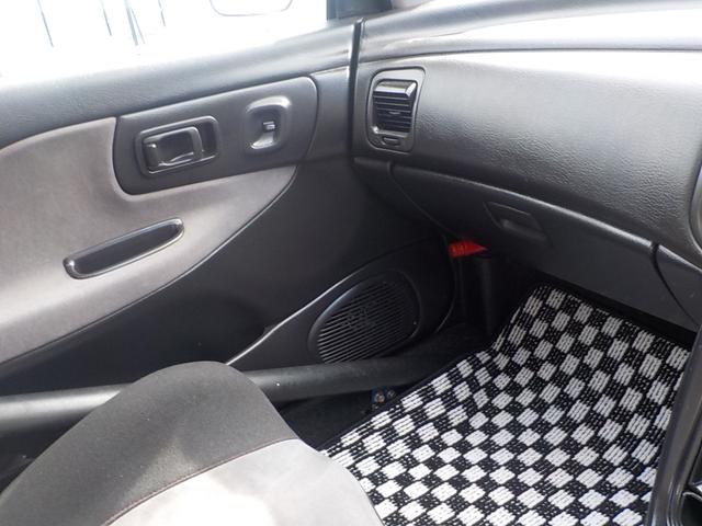 インプレッサ ＷＲＸ　ＳＴｉバージョンＩＩＩ　４ＷＤ　５ＭＴ　車高調　ロールバー　２６０キロスピードメーター　マフラー　ブーストコントローラー　ターボタイマー　追加メーター　１８インチヴォルクレーシングＳＥ３７　５１Ｅホワイトオールペイント済み（54枚目）