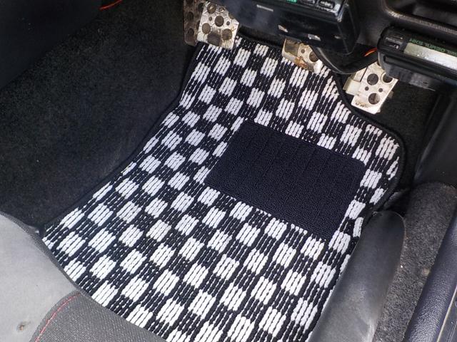 インプレッサ ＷＲＸ　ＳＴｉバージョンＩＩＩ　４ＷＤ　５ＭＴ　車高調　ロールバー　２６０キロスピードメーター　マフラー　ブーストコントローラー　ターボタイマー　追加メーター　１８インチヴォルクレーシングＳＥ３７　５１Ｅホワイトオールペイント済み（56枚目）