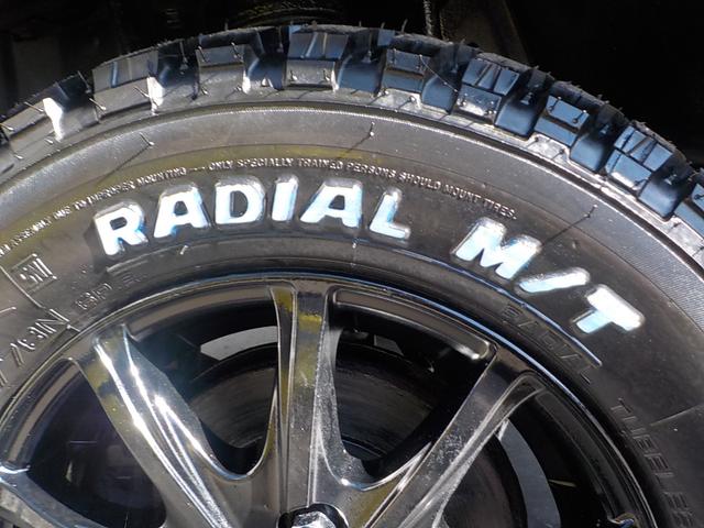 サンバートラック ＴＣ－ＳＣ　ハイルーフ　スーパーチャージャー　５ＭＴ　エアコン　パワステ　パワーウィンドウ　キーレス　集中ドアロック　エアバック　１２インチマッドタイヤ・アルミホイール　チタニウムフラシュマイカオールペイント済み（24枚目）