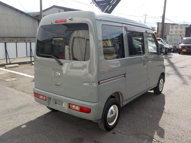 ハイゼットカーゴ ＤＸ　４ＷＤ　オートマ　フル装備　カーナビ　バックモニター　令和７年１１月ウォーターポンプ交換済み　新品１２インチベンプラホイールキャップ　アーバンカーキオールペイント済み（6枚目）