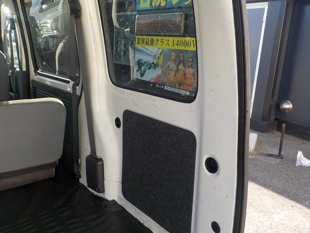 ハイゼットカーゴ ＤＸ　４ＷＤ　オートマ　フル装備　カーナビ　バックモニター　令和７年１１月ウォーターポンプ交換済み　新品１２インチベンプラホイールキャップ　アーバンカーキオールペイント済み（12枚目）