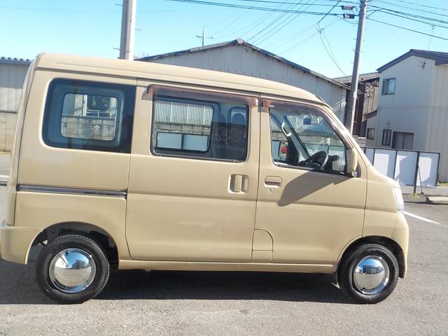 ハイゼットカーゴ スペシャル 2WD 5MT エアコン パワステ 新品12インチベンプラホイールキャップ ベージュオールペイント済み(3枚目)