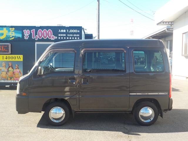 サンバーバン ＶＢ　２ＷＤ　オートマ　エアコン　パワステ　新品１２インチベンプラホイールキャップ　チタニウムフラシュマイカオールペイント済み（4枚目）