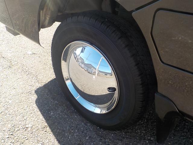 サンバーバン ＶＢ　２ＷＤ　オートマ　エアコン　パワステ　新品１２インチベンプラホイールキャップ　チタニウムフラシュマイカオールペイント済み（8枚目）