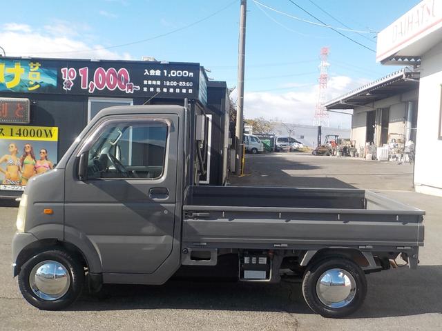 キャリイトラック KC 4WD エアコン パワステ オートマ 新品12インチベンプラホイールキャップ 新品革調シートカバー ミディアムグレーオールペイント済み(4枚目)