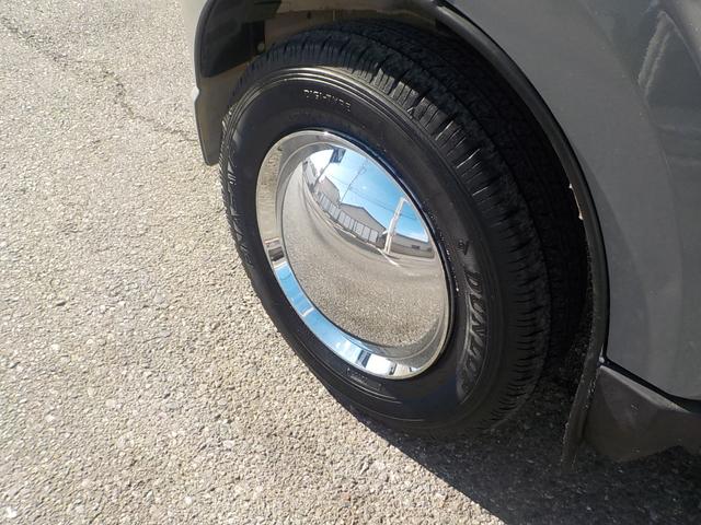 キャリイトラック KC 4WD エアコン パワステ オートマ 新品12インチベンプラホイールキャップ 新品革調シートカバー ミディアムグレーオールペイント済み(9枚目)