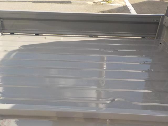 キャリイトラック KC 4WD エアコン パワステ オートマ 新品12インチベンプラホイールキャップ 新品革調シートカバー ミディアムグレーオールペイント済み(13枚目)