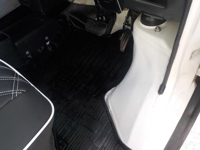 キャリイトラック KC 4WD エアコン パワステ オートマ 新品12インチベンプラホイールキャップ 新品革調シートカバー ミディアムグレーオールペイント済み(21枚目)