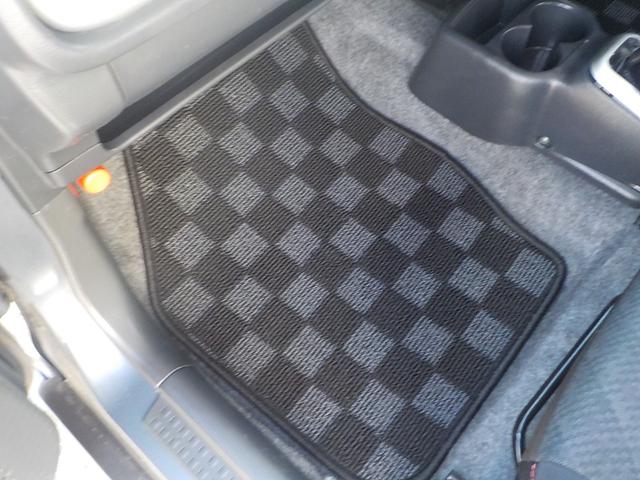 アルトラパン ＳＳ　２ＷＤ　５ＭＴ　フル装備　インタークーラーターボ　新品車高調・調整式ラテラルロッド・社外マフラー・エアロキット　１６インチアルミホイール　チタニウムフラッシュマイカオールペイント済み（30枚目）