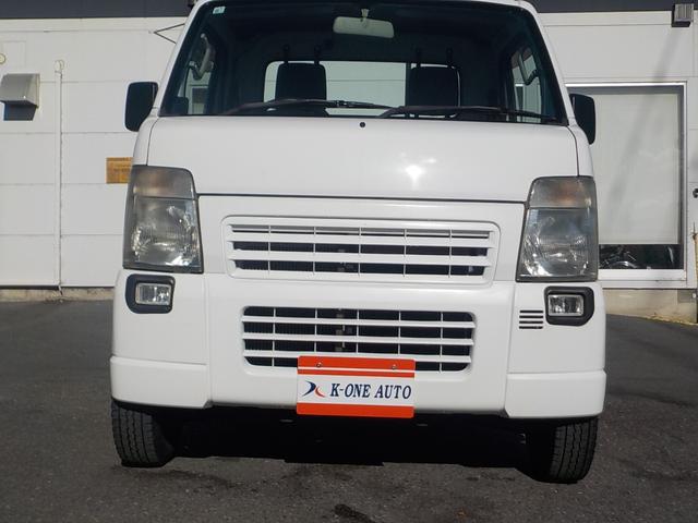 キャリイトラック ＫＣエアコン・パワステ　４ＷＤ　５ＭＴ　エアコン　パワステ　運転席・助手席エアバック　ゲートプロテクター　テールゲートチェーン　荷台ライト（7枚目）
