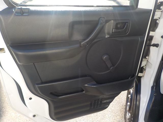 キャリイトラック ＫＣエアコン・パワステ　４ＷＤ　５ＭＴ　エアコン　パワステ　運転席・助手席エアバック　ゲートプロテクター　テールゲートチェーン　荷台ライト（42枚目）