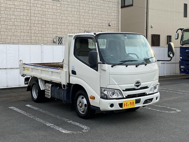 デュトロ ２ｔ積・強化ダンプ・６ＭＴ　ＥＴＣ・集中ドアロック・ＬＥＤライト・アイドリングストップ・車両総重量４９５５ｋｇ・内装クリーニング済（3枚目）