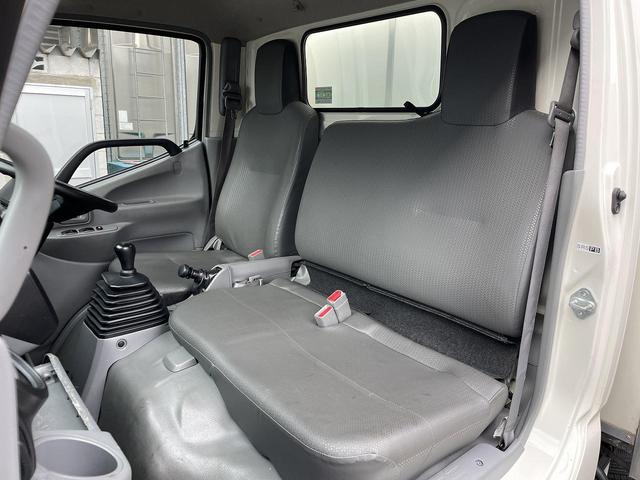ダイナトラック 2t積・パネルバン・垂直パワーゲート600kg・左サイドドア(42枚目)