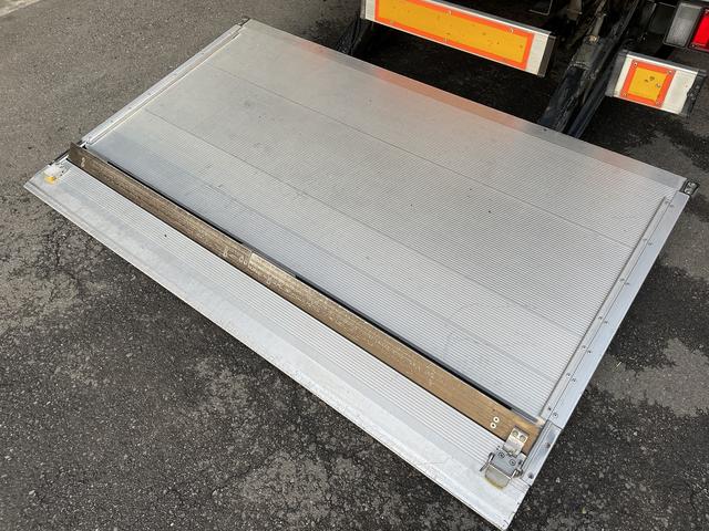 エルフトラック ２ｔ積・アルミバン・跳ね上げパワーゲート１０００ｋｇ（6枚目）