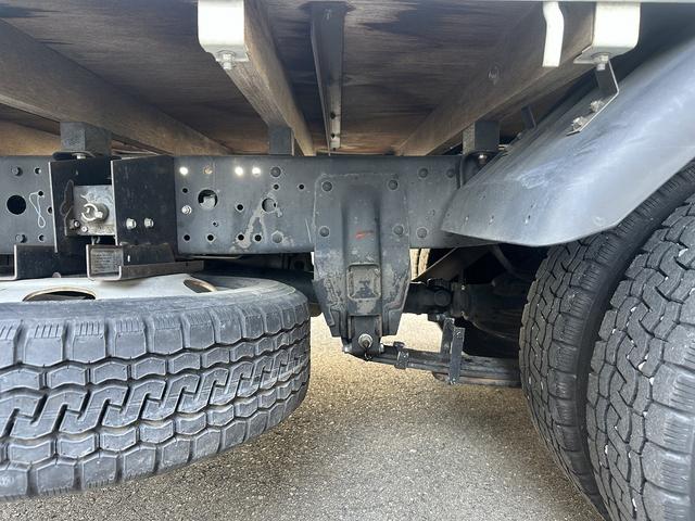 キャンター ２ｔ積・平ボディ・標準１０尺・５ＭＴ・車両総重量４４５５ｋｇ（9枚目）