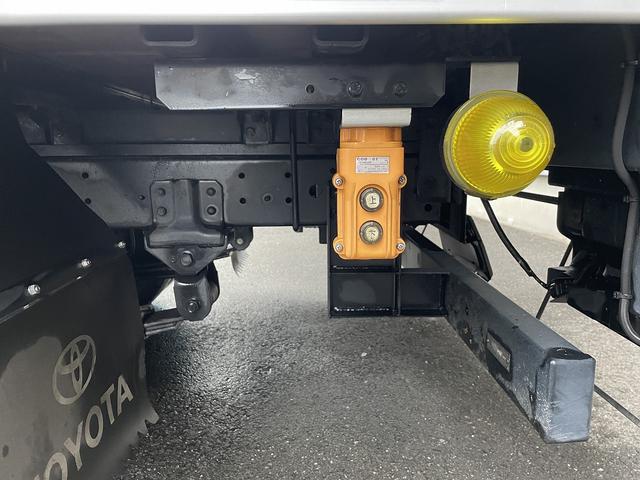 トヨエース 2t積・アルミバン・AT・垂直パワーゲート600kg(11枚目)