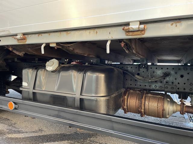 エルフトラック ２ｔ積・平ボディ・アルミブロック・ワイドロング・５ＭＴ（11枚目）