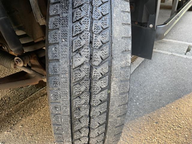 エルフトラック ２ｔ積・平ボディ・アルミブロック・ワイドロング・５ＭＴ（14枚目）