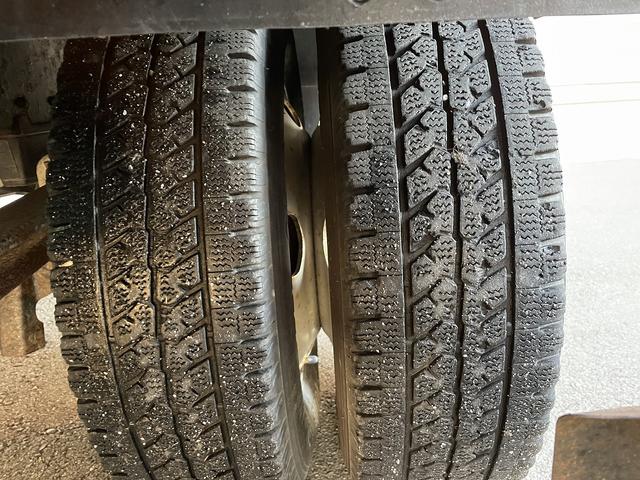 エルフトラック ２ｔ積・平ボディ・アルミブロック・ワイドロング・５ＭＴ（15枚目）