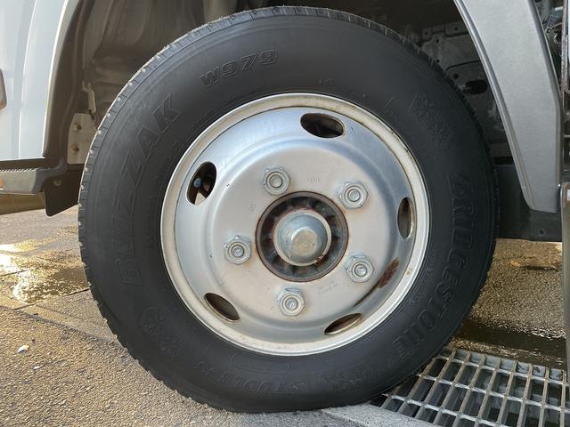 エルフトラック ２ｔ積・平ボディ・アルミブロック・ワイドロング・５ＭＴ（30枚目）