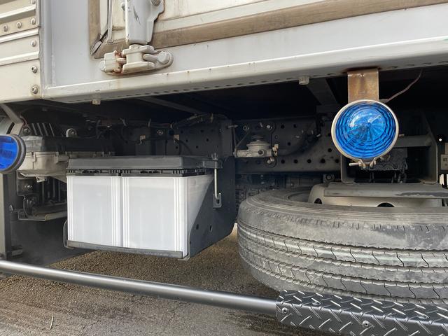 エルフトラック 2t積・アルミバン・AT・標準10尺・低床・左サイドドア(10枚目)