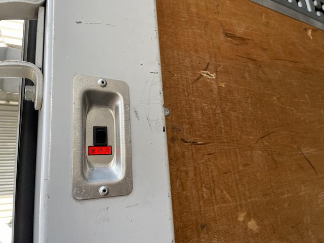 キャンター 2t積・アルミウイング・標準ロング・5MT・ラッシング2段(28枚目)