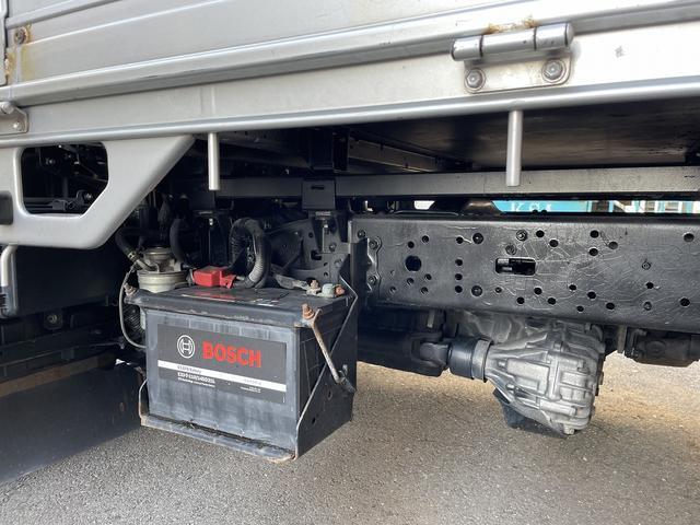 トヨエース ４ＷＤ・１．２５ｔ積・平ボディ・ＡＴ（8枚目）