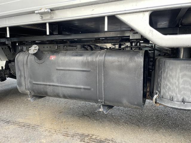 トヨエース ４ＷＤ・１．２５ｔ積・平ボディ・ＡＴ（10枚目）