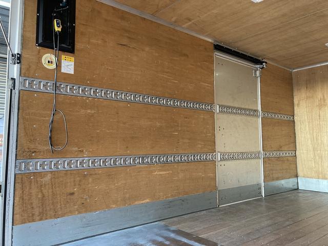 キャンター 2t積・アルミバン・跳上パワーゲート1000kg・サイドドア(25枚目)