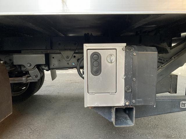 デュトロ 2t積・アルミバン・跳ね上げパワーゲート1000kg(11枚目)