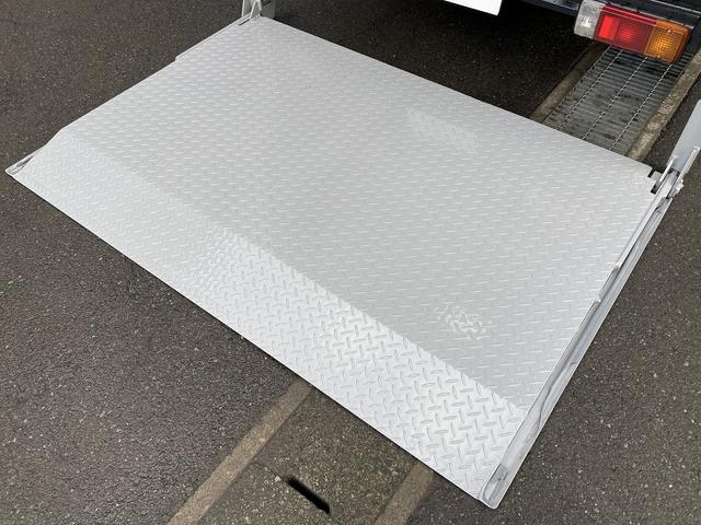 デュトロ 1.95t積・アルミバン・垂直パワーゲート600kg(7枚目)