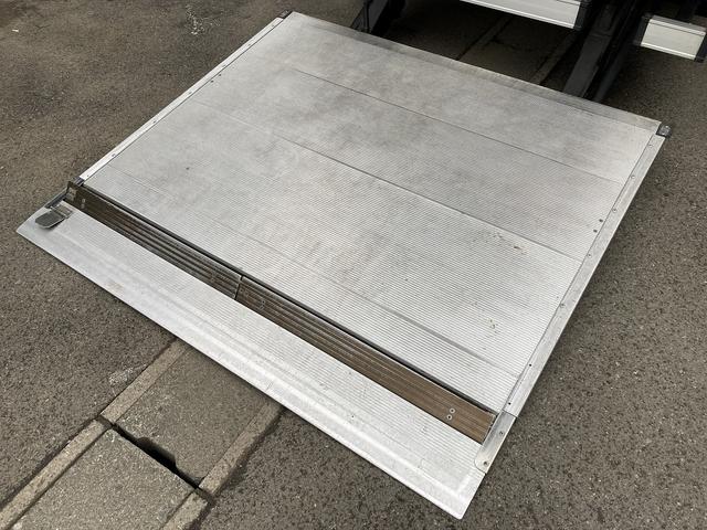 キャンター ２．９ｔ積・パネルバン・ＡＴ・跳上パワーゲート１０００ｋｇ（6枚目）