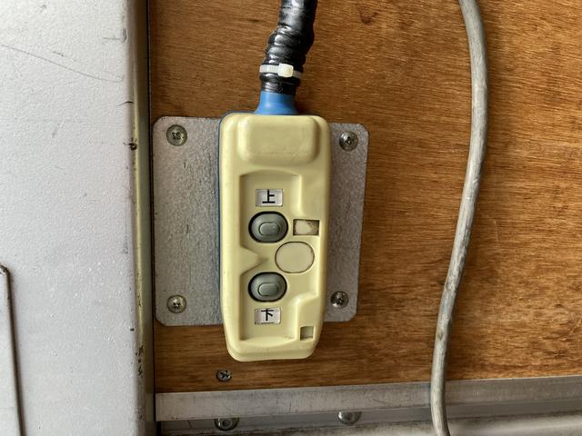 アトラストラック ２ｔ積・アルミバン・垂直パワーゲート６００ｋｇ・ラッシング（32枚目）